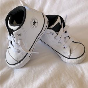 Unisex leather converse